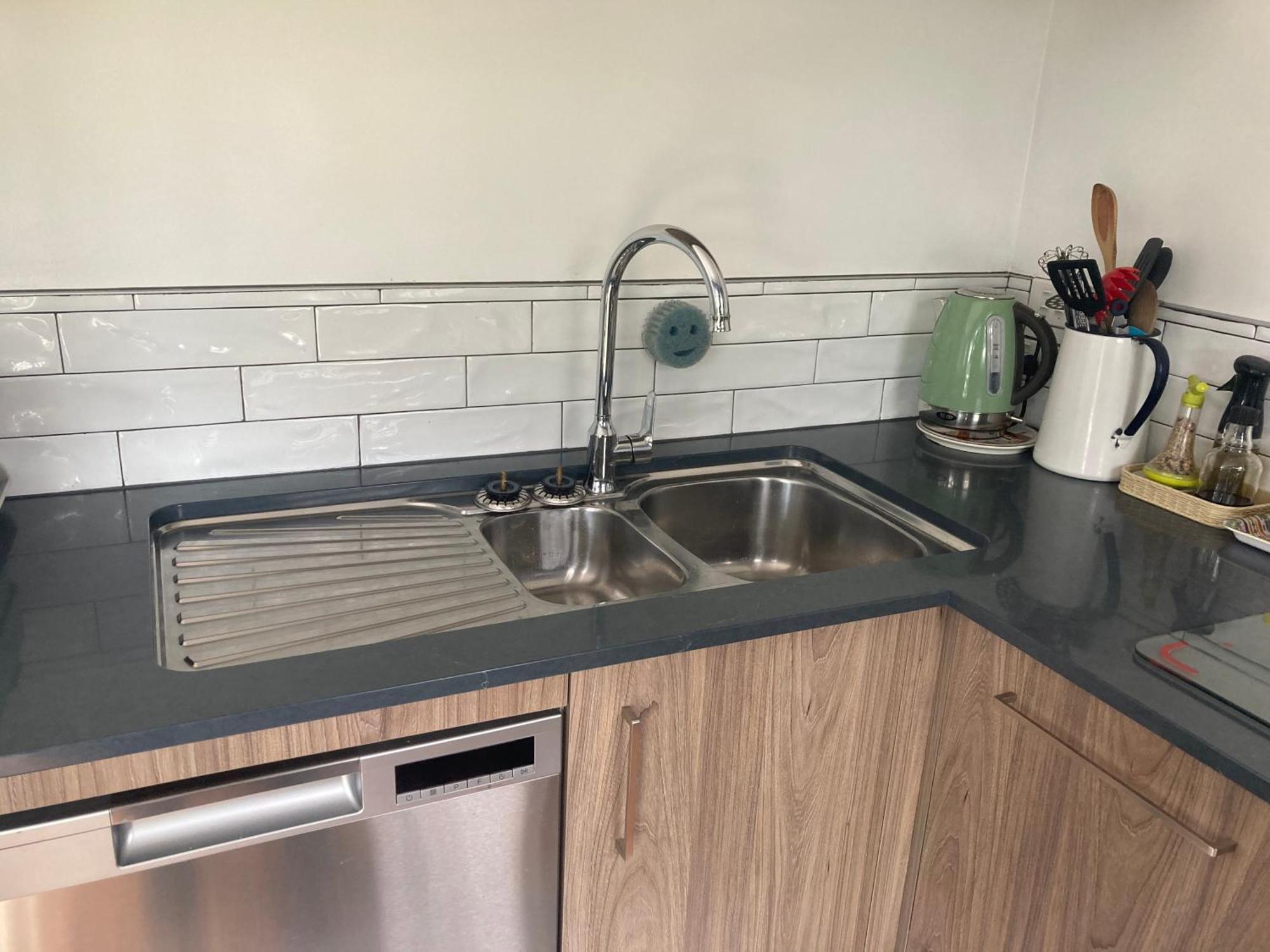 Anglers Adventure Paradise Cabin Bnb Wifi Parking Turangi Eksteriør billede