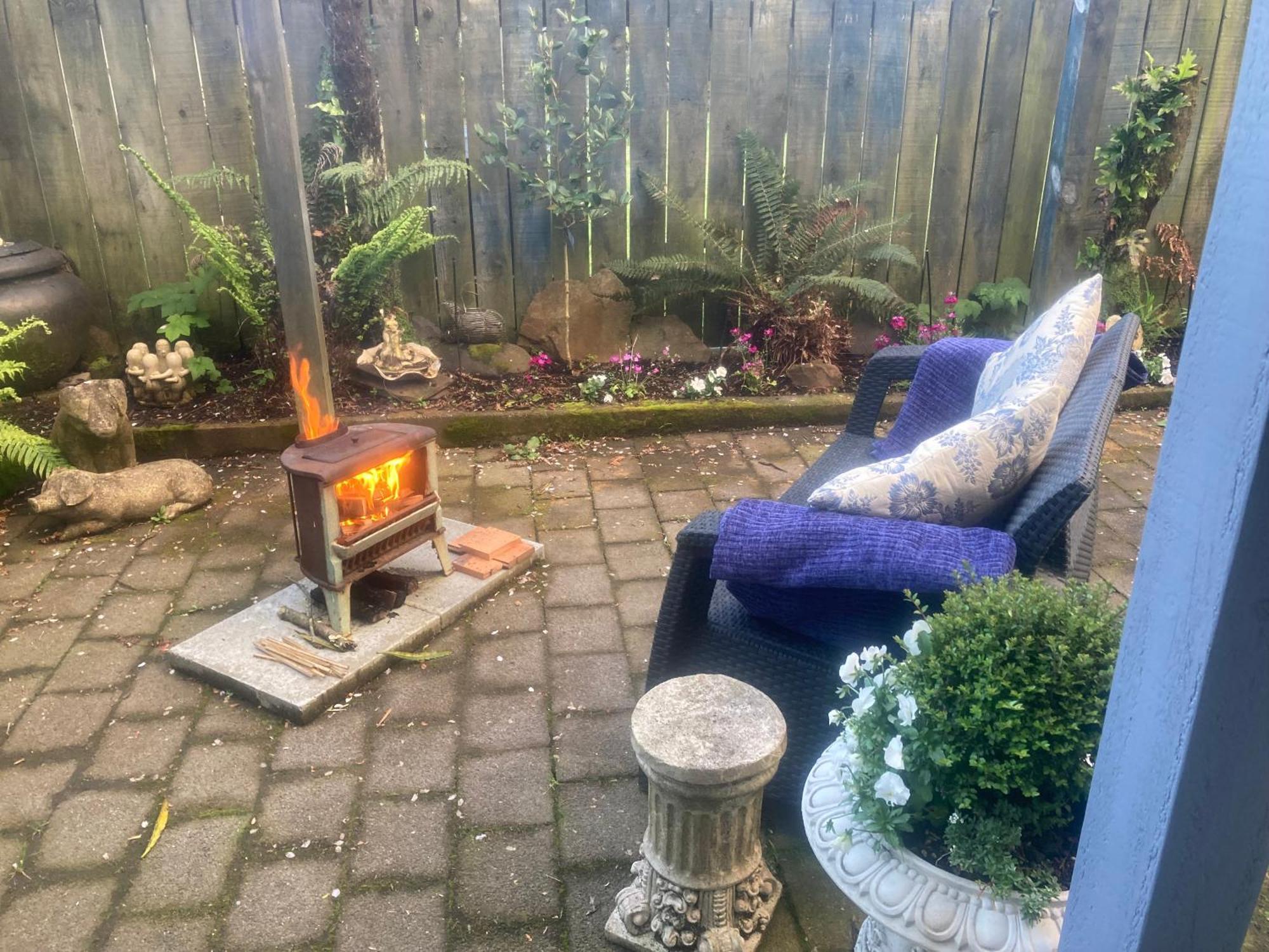 Anglers Adventure Paradise Cabin Bnb Wifi Parking Turangi Eksteriør billede